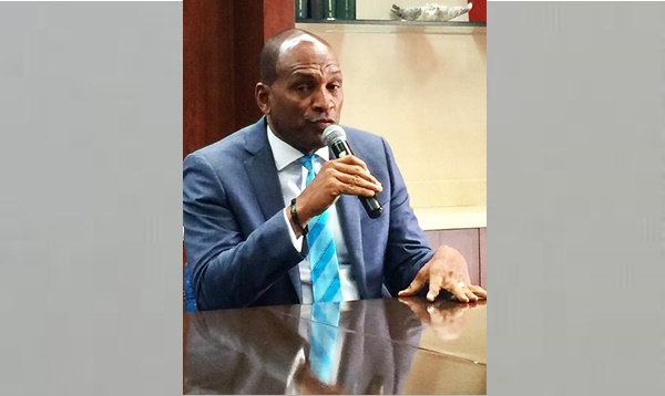 Vanterpool at the contract signing