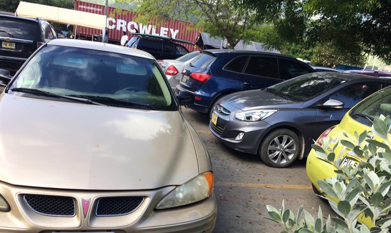 Pregnant woman sits on moving car for ‘justice’