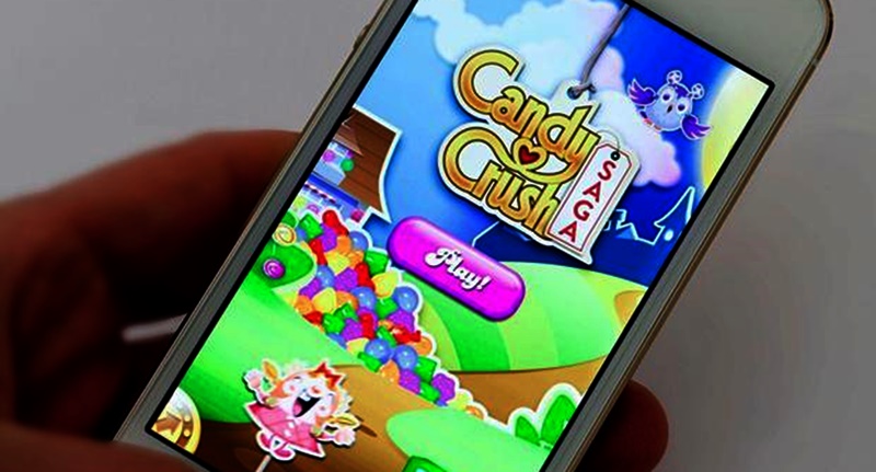 Lawyers playing Candy Crush in court