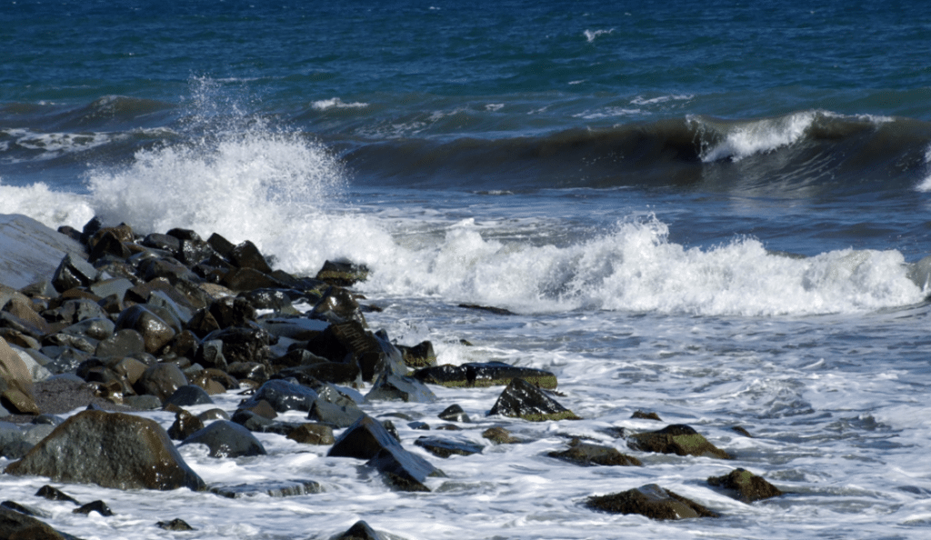 No swimming at The Baths | Dangerous seas ahead