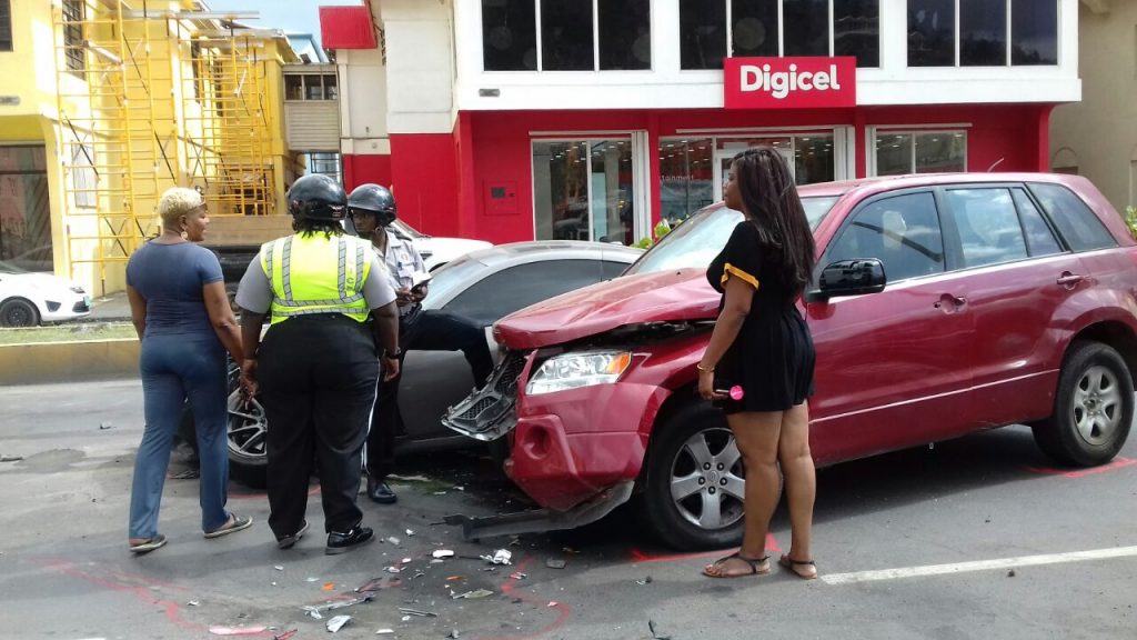 3-vehicle accident in Road Town