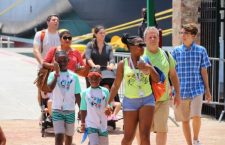 Visitors unboarding a cruise ship in the territory recently. (BVI News photo)