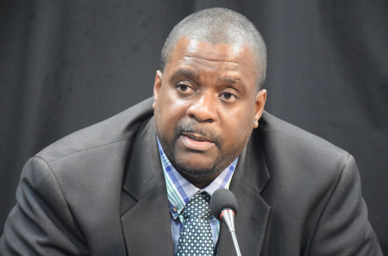 Choose! Get salary increments now or keep your jobs, gov’t workers told