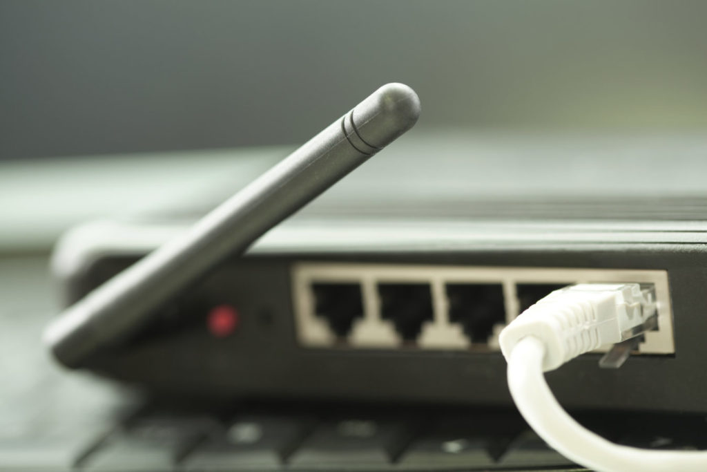 Flow announces faster, cheaper prices for internet following meeting with Premier