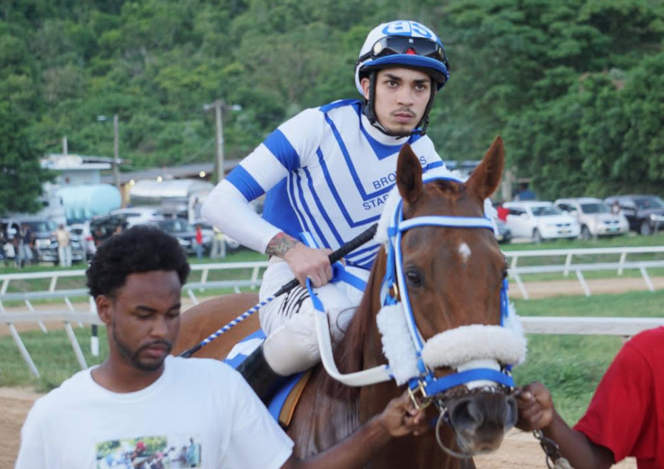 Tortola’s COURAGE & HONOUR wins feature horse race on Sunday