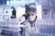 Why is UK inviting volunteers to be infected with the coronavirus?