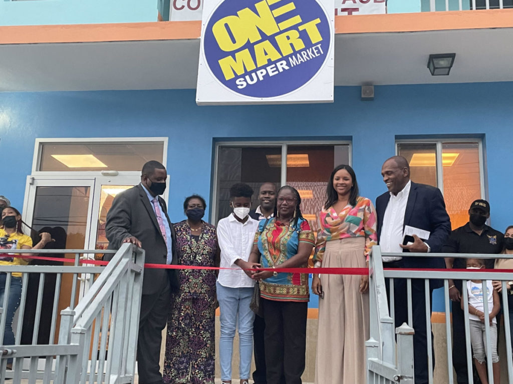 New Onemart Opens In Baughers Bay