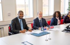 Premier signs MOU with university in UK