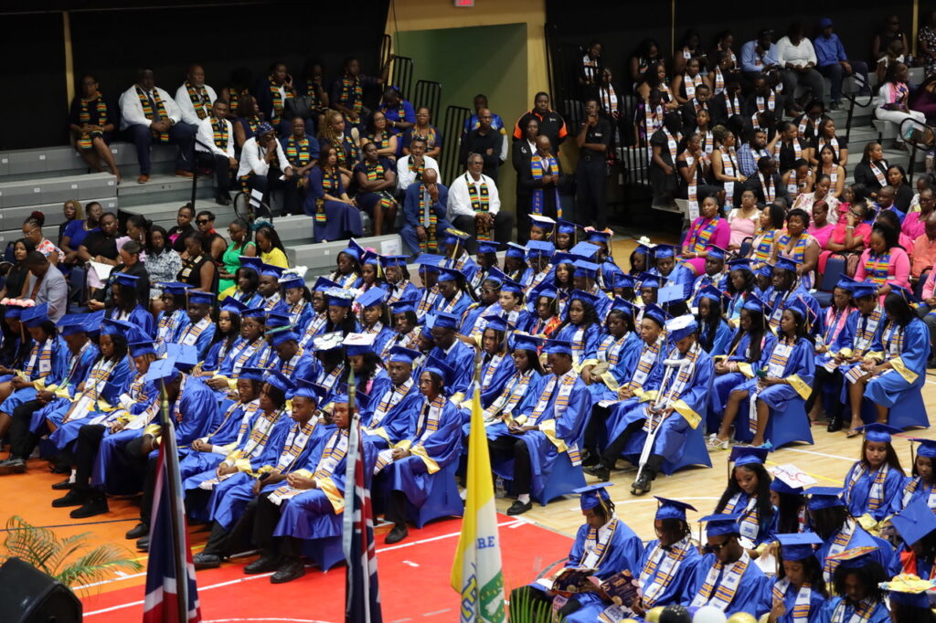 PHOTOS: Graduates will remove ‘bragadam’ from our roads