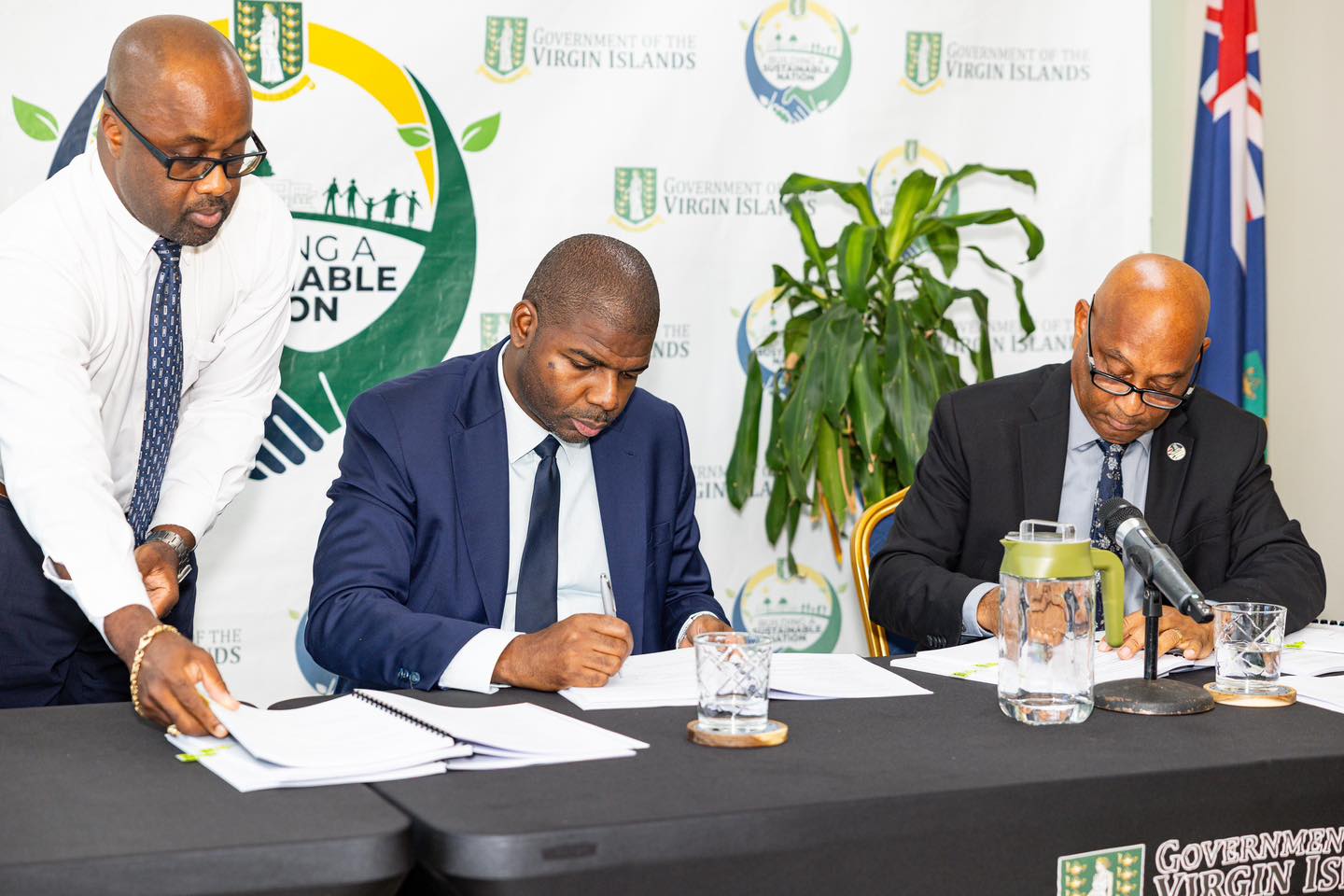 Gov’t inks contract for Long Look social home